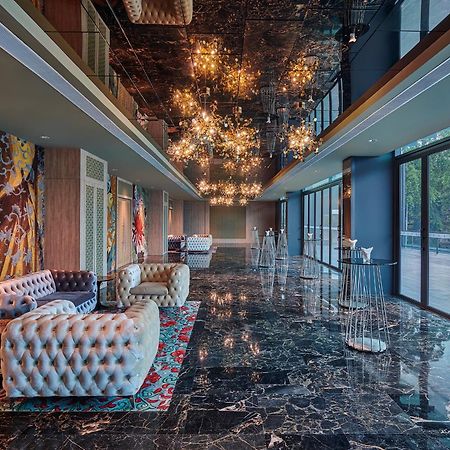 Hotel Angsana Teluk Bahang, Penang Batu Feringgi Exteriér fotografie The lobby of the hotel