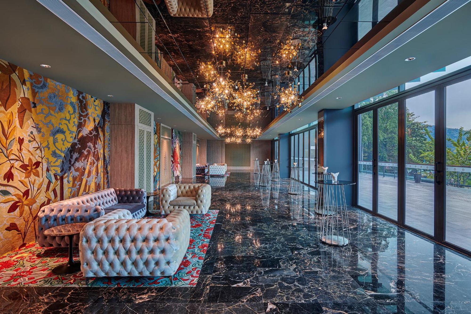 Hotel Angsana Teluk Bahang, Penang Batu Feringgi Exteriér fotografie The lobby of the hotel